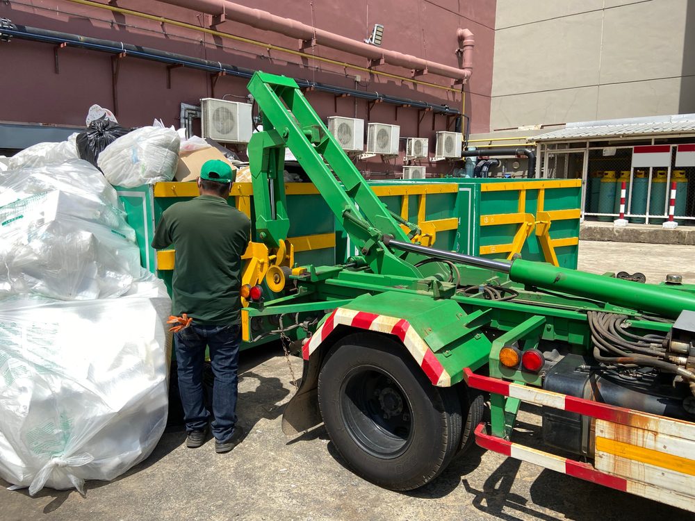 Junk removal services provided in st. albert by 2 kings