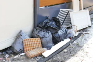 Hoarding Cleanup vs Standard Junk Removal: What’s the Difference? 1 Hoarding cleanup vs standard junk removal in Edmonton